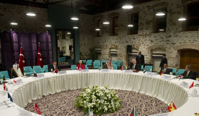 Πολυμερή σύνοδο για τη Συρία με συμμετοχή δυτικών και Αράβων προτείνει ο Ανάν