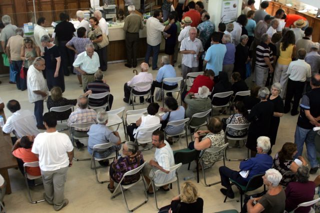 Εμπλοκή στις πληρωμές προνοιακών επιδομάτων σε εννέα δήμους