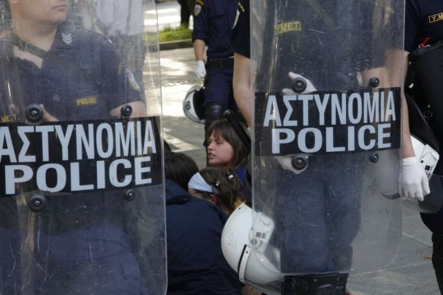 Συμπλοκές μεταξύ ακροδεξιών και φοιτητών στο χώρο του Παντείου