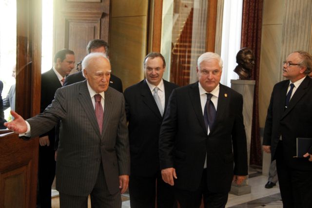 Η Ελλάδα θα ξεπεράσει την κρίση, δήλωσε ο Κάρολος Παπούλιας