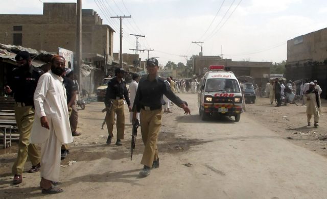 Φονική επίθεση σε λεωφορείο στην Πεσαβάρ του Πακιστάν