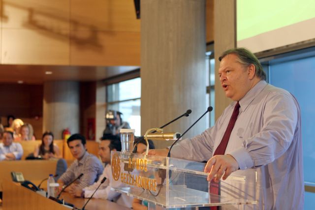 Η χώρα οδηγείται εκ νέου σε αδιέξοδο, εκτιμά ο Ευάγγελος Βενιζέλος