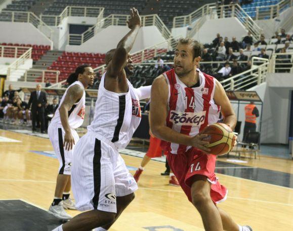 Σε ομάδα του Καζακστάν «μετακομίζει» ο Γλυνιαδάκης