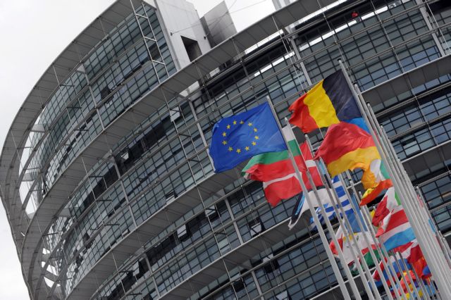 Σοσιαλιστές ευρωβουλευτές ζητούν αναθεώρηση του μνημονίου της Ελλάδας