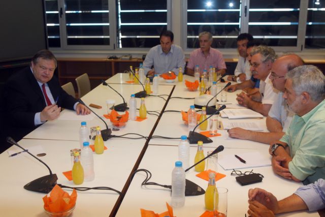 Δεν τίθεται θέμα απολύσεων εκπαιδευτικών, διαβεβαίωσε ο Ευάγγελος Βενιζέλος