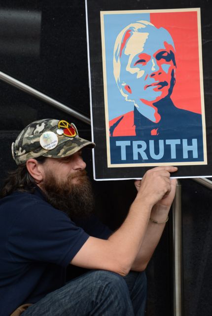 Ανοίγει (πάλι) ο δρόμος για την έκδοση του Τζούλιαν Ασαντζ στην Σουηδία