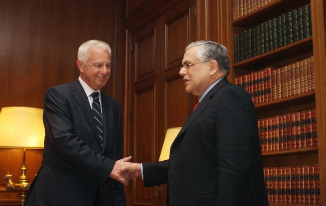 Συνάντηση με τον Λουκά Παπαδήμο είχε ο πρωθυπουργός Π.Πικραμμένος