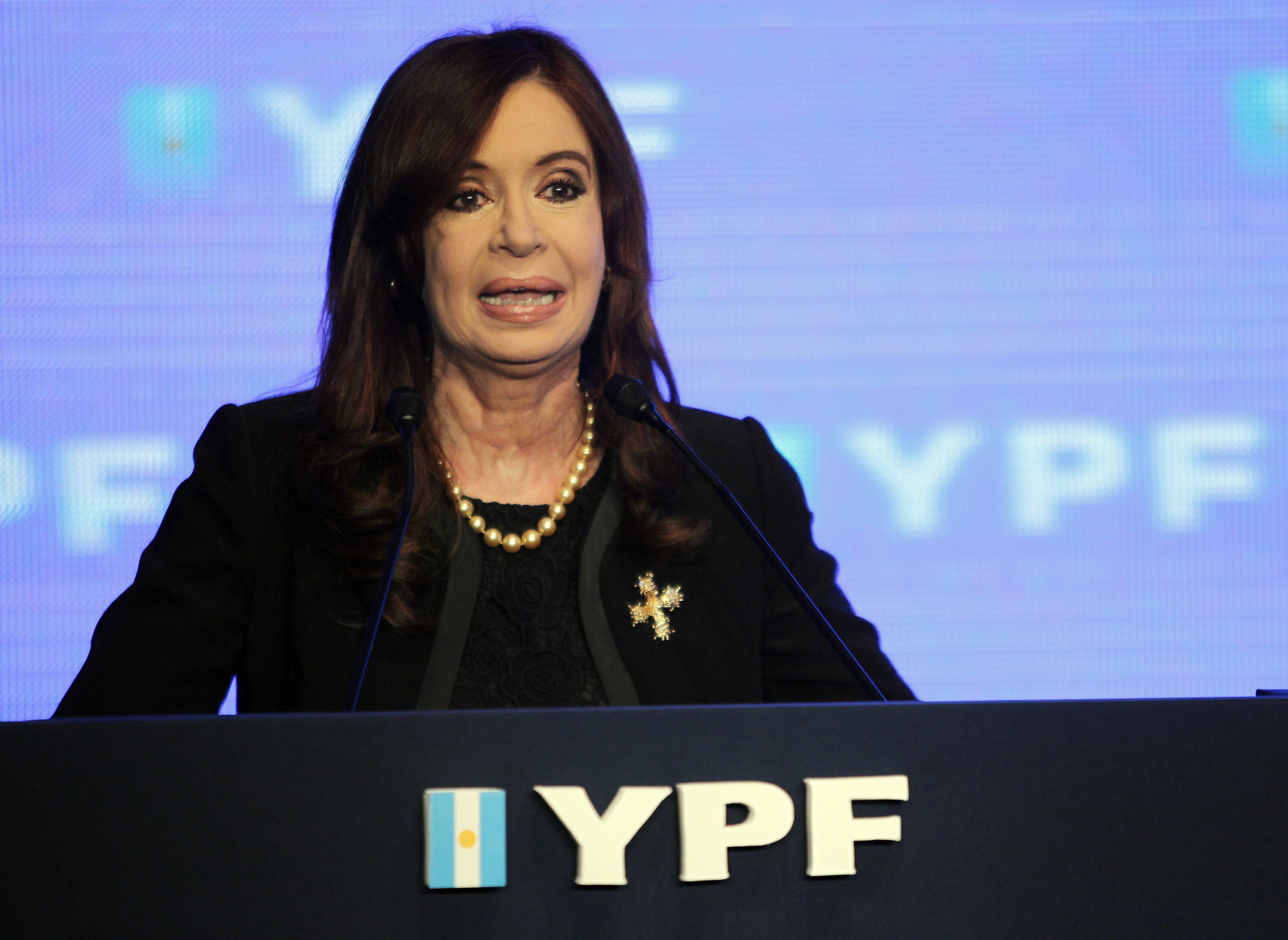 Στην εθνικοποιημένη YPF της Αργεντινής επενδύει ο πλουσιότερος άνθρωπος του πλανήτη