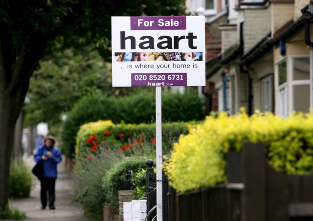 Στο στόχαστρο της Εφορίας οι καταθέσεις στο εξωτερικό και οι ιδιοκτήτες ακινήτων στη Βρετανία