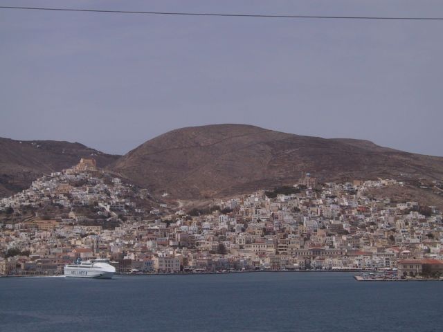 Προβλήματα στα δρομολόγια της ακτοπλοΐας από τους ισχυρούς ανέμους