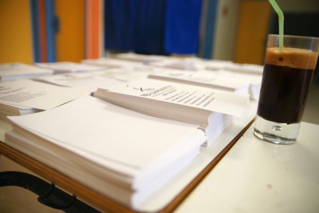 Εκλογική αντιπρόσωπος κατηγορείται για αντικατάσταση ψηφοδελτίων