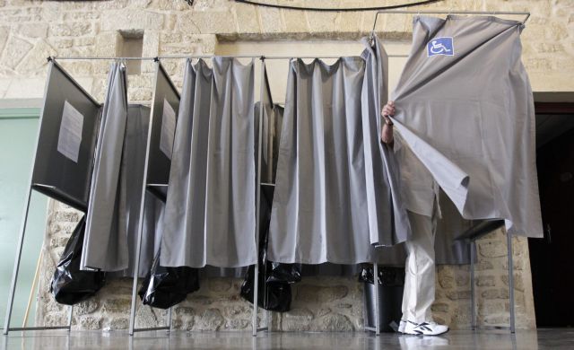 Θρίαμβος των Σοσιαλιστών στις βουλευτικές εκλογές στη Γαλλία