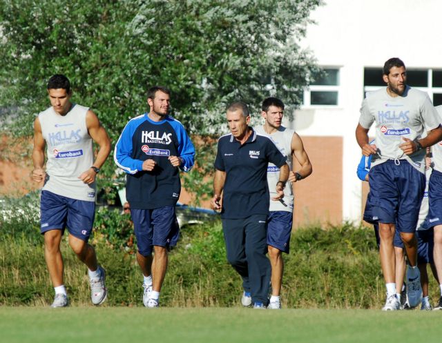Συν τέσσερις από την Τρίτη στην προετοιμασία της εθνικής μπάσκετ