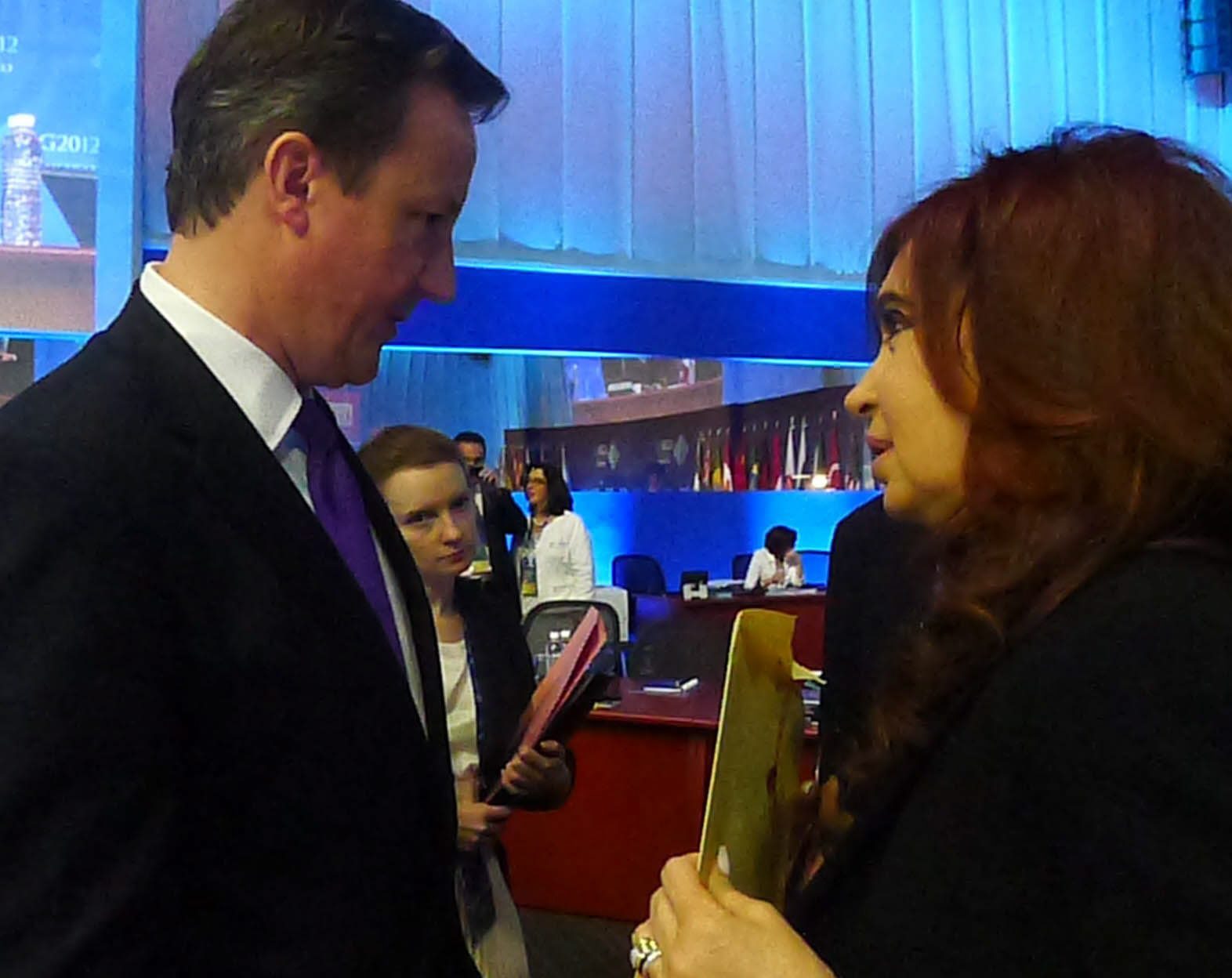 Ένας καφέ φάκελος προκάλεσε ένταση μεταξύ Βρετανίας-Αργεντινής στη Σύνοδο της G20