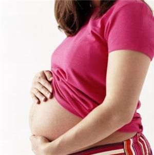 Εγκυμοσύνη: Λίγο αλκοόλ δεν κάνει κακό
