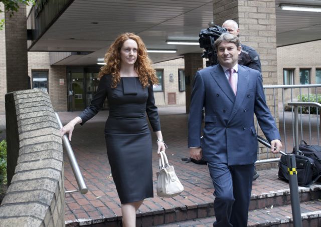Στο εδώλιο του κατηγορουμένου η Ρεμπέκα Μπρουκς του Ομίλου Μέρντοκ