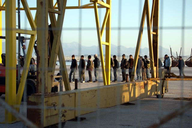 Δύο μετανάστες νεκροί κατά την μεταφορά τους στην Ιταλία σε κρύπτη λεωφορείου