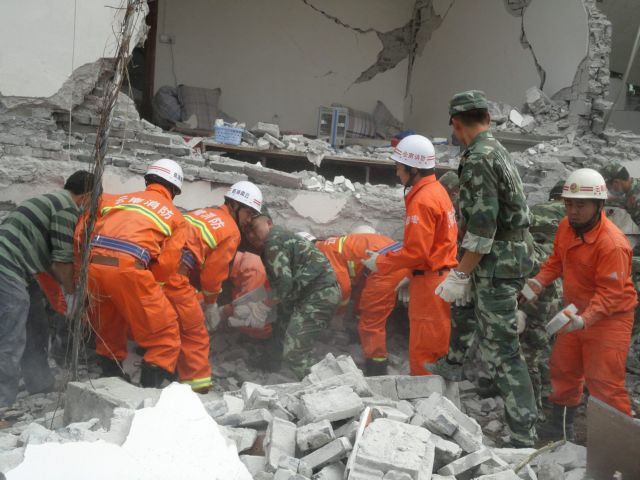 Τέσσερις νεκροί, δεκάδες τραυματίες από ισχυρό σεισμό στη νοτιοδυτική Κίνα