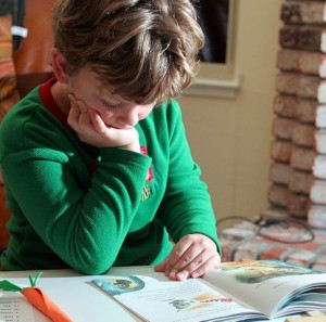 Πώς να κρατήσω το παιδί μου σε γνωστική φόρμα στις διακοπές;