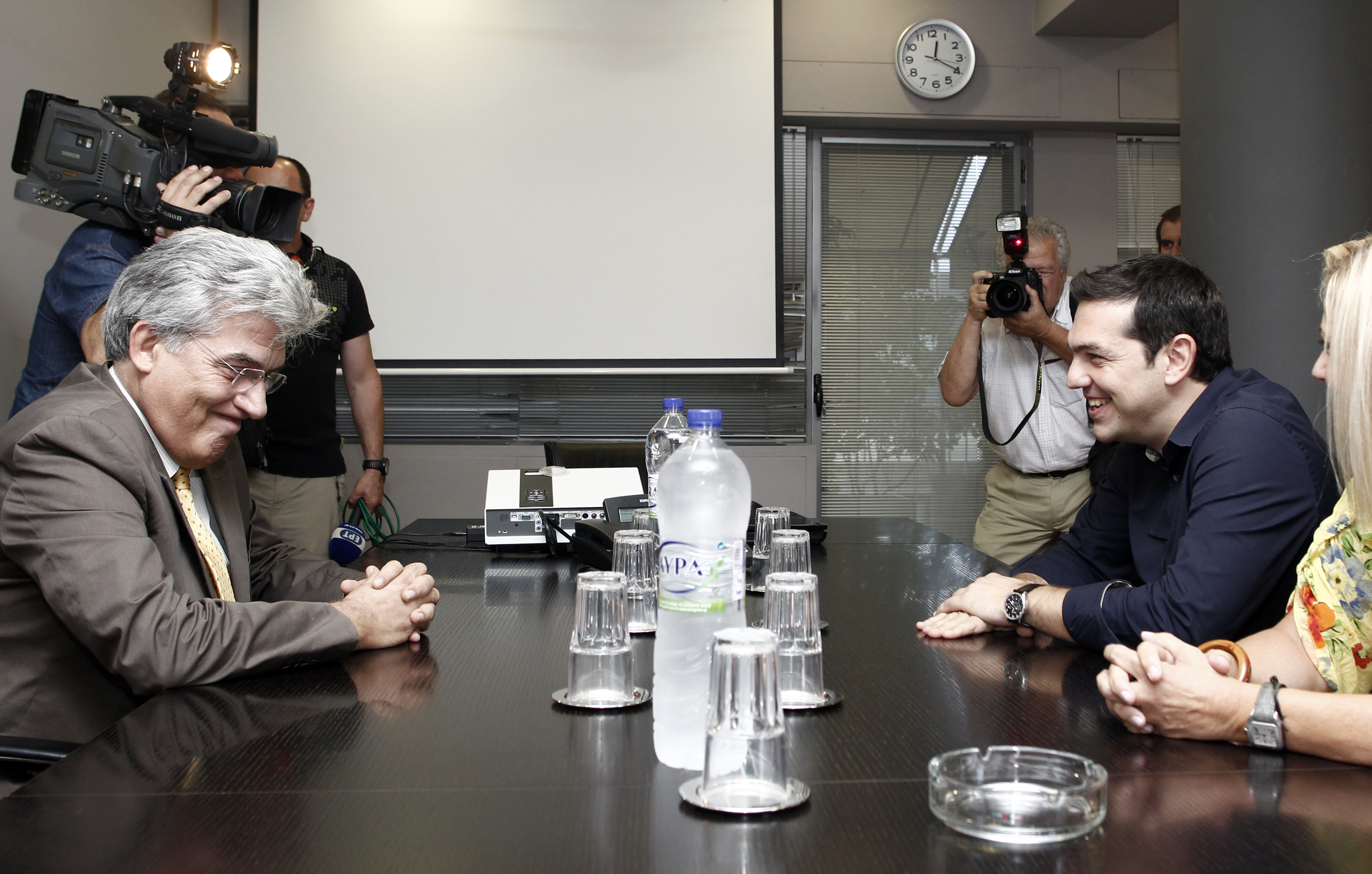 Να μην κόβεται το ρεύμα σε ευπαθείς κοινωνικές ομάδες ζητεί ο Αλ.Τσίπρας