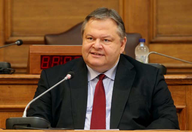 «Το ΠΑΣΟΚ, όπως το ξέραμε, τελείωσε» είπε στους βουλευτές του ο Ευ.Βενιζέλος