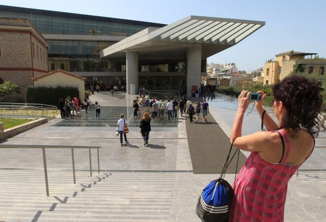 Καθοδική πορεία για τον ελληνικό τουρισμό στο πρώτο πεντάμηνο του 2012