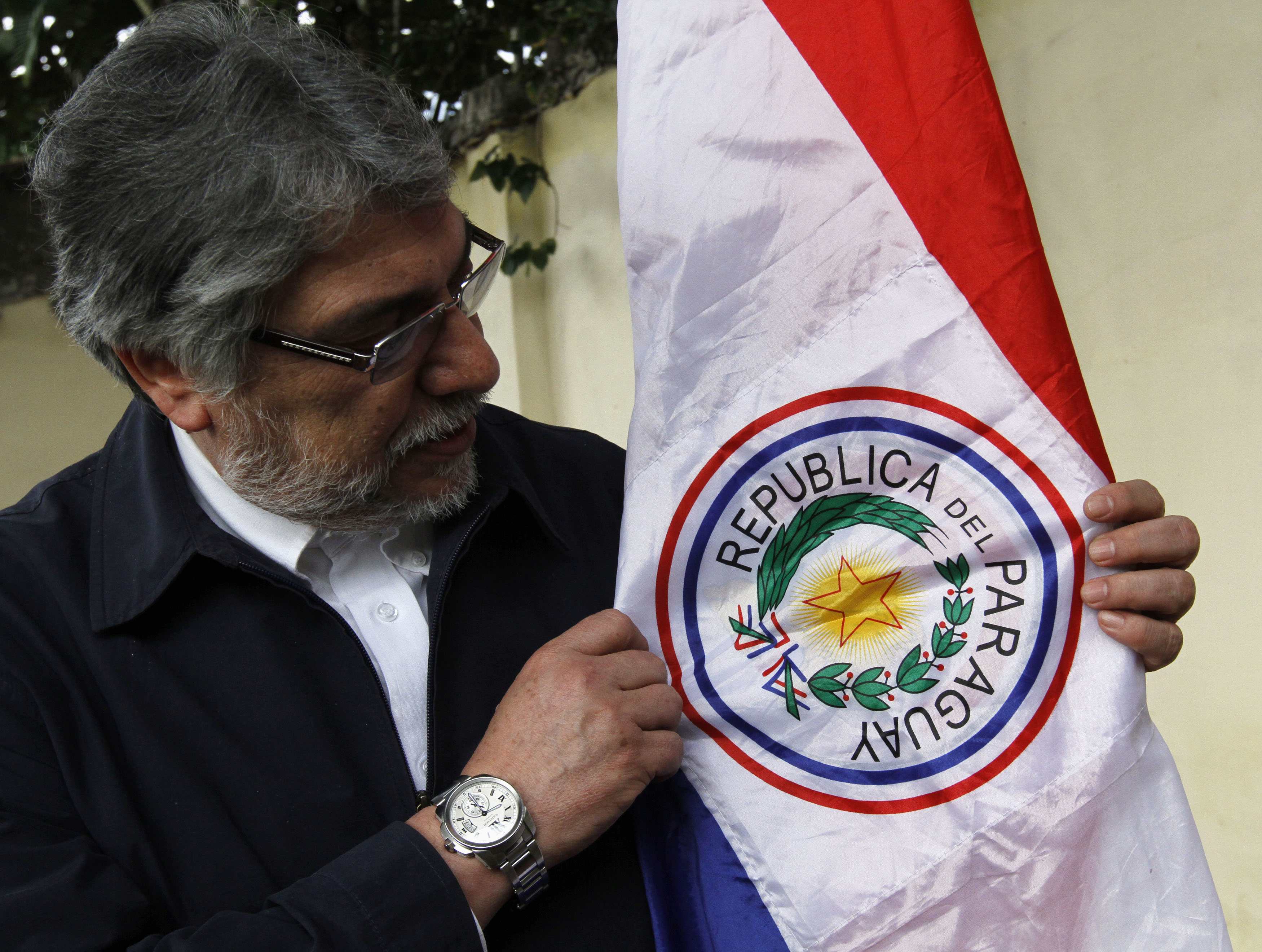 Σε ειρηνική αντίσταση καλεί ο Λούγο μετά το κοινοβουλευτικό πραξικόπημα στην Παραγουάη