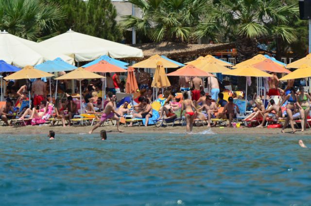 Πολυσύχναστες παραλίες μένουν χωρίς ναυαγοσώστες, καταγγέλλει ο πρόεδρος της Ελληνικής Ναυαγοσωστικής Ακαδημίας