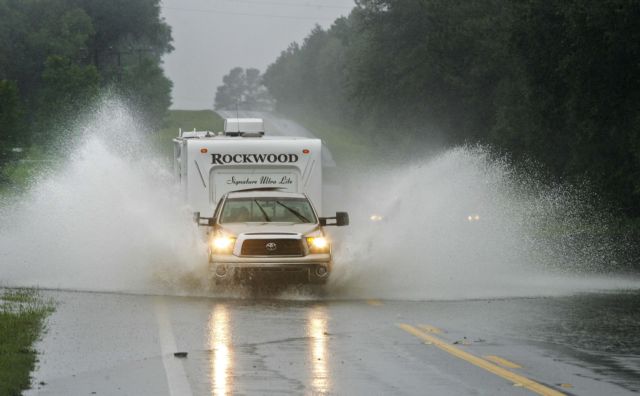 Χωρίς ρεύμα άφησαν καταιγίδες στην Ουάσινγκτον δύο εκατομμύρια νοικοκυριά