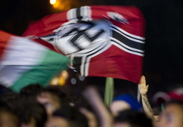 Σημαία με τη σβάστικα κυμάτισε στη Ρώμη στον τελικό του Euro