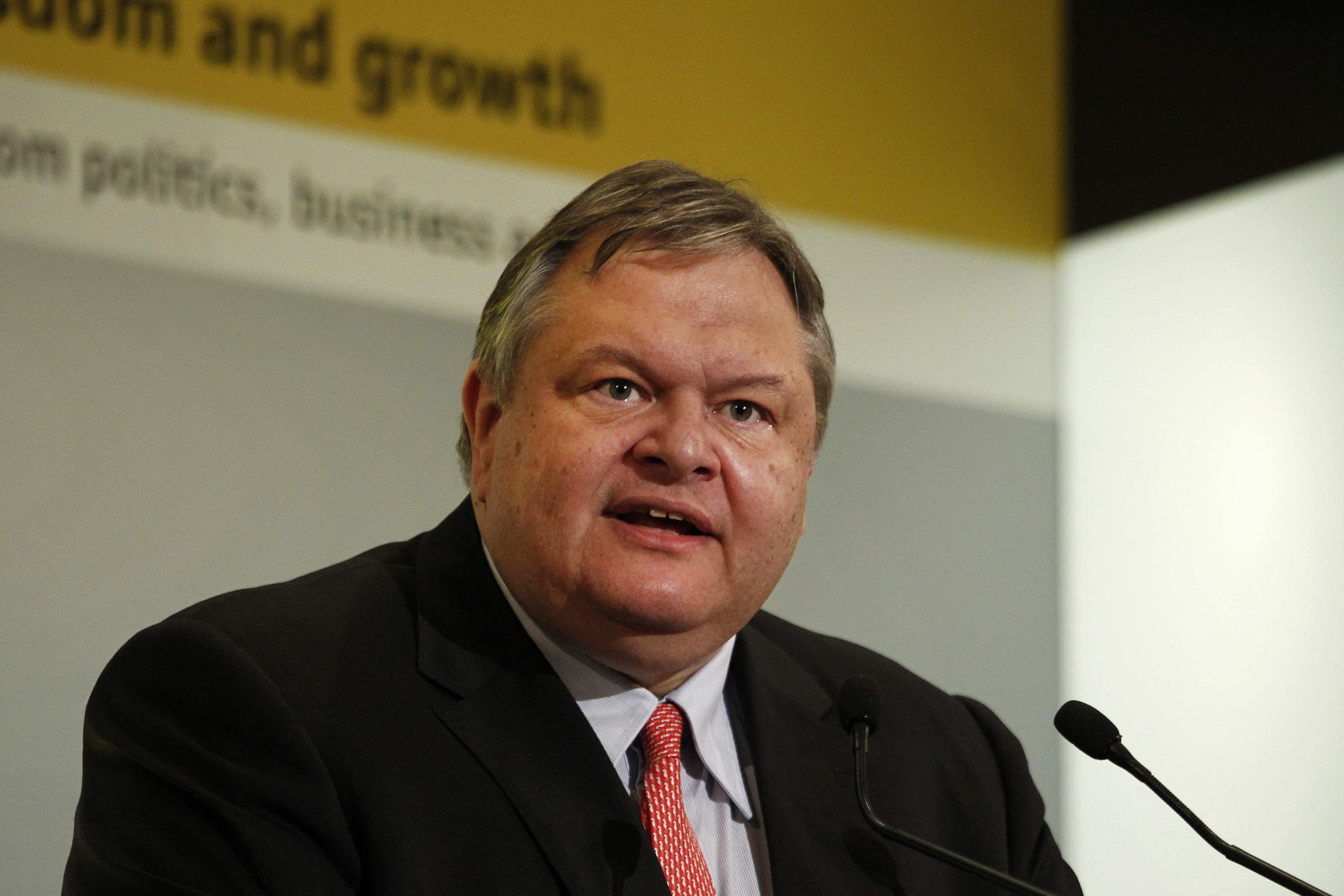 Η ανασύσταση του ΠΑΣΟΚ στο επίκεντρο της Εθνικής Συνδιάσκεψης την Παρασκευή