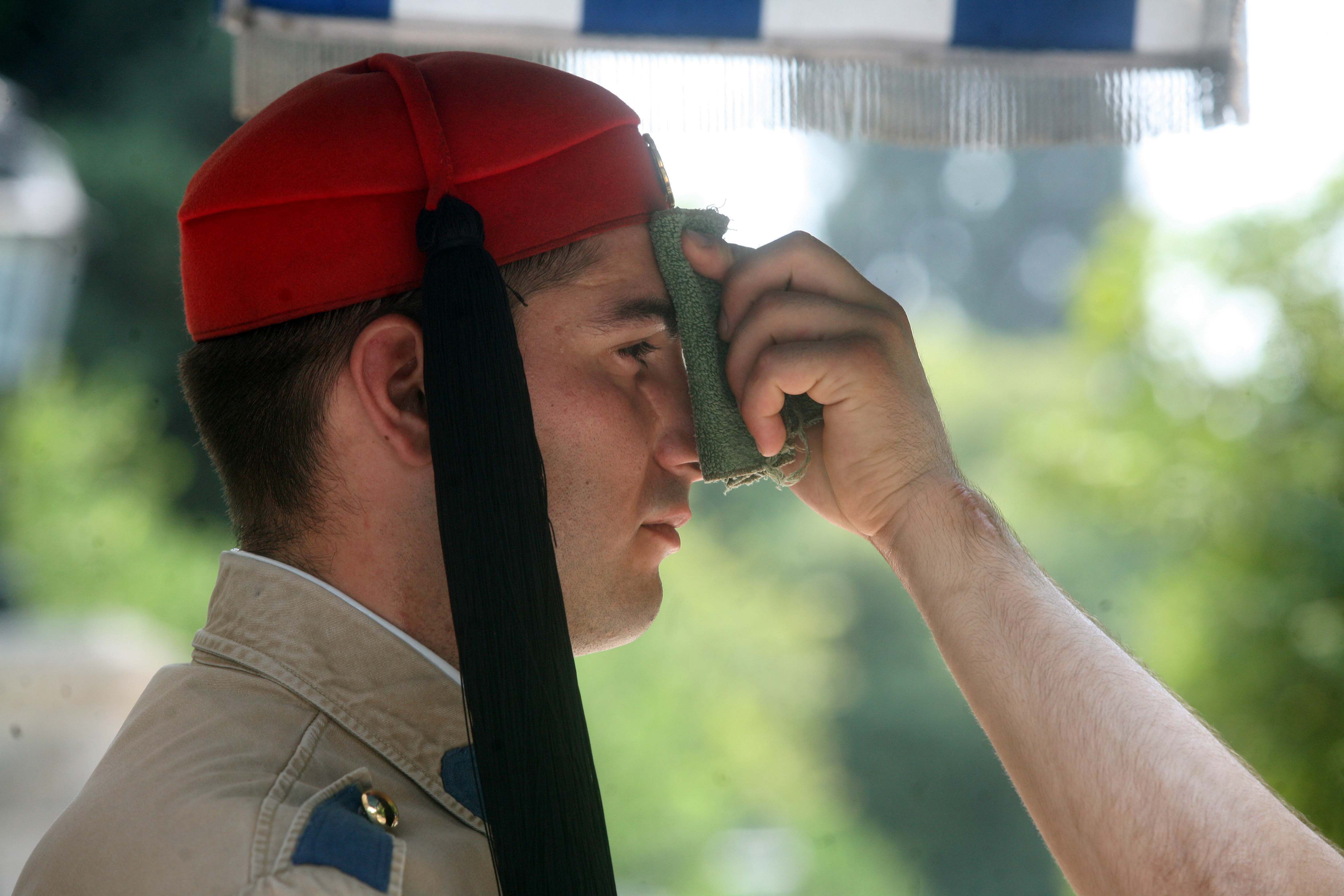 Καύσωνα διαρκείας προβλέπει η ΕΜΥ μέχρι τα τέλη της επόμενης εβδομάδας