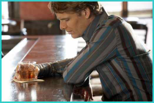 Το αλκοόλ μπορεί να σας ανακουφίσει από το εργασιακό στρες;