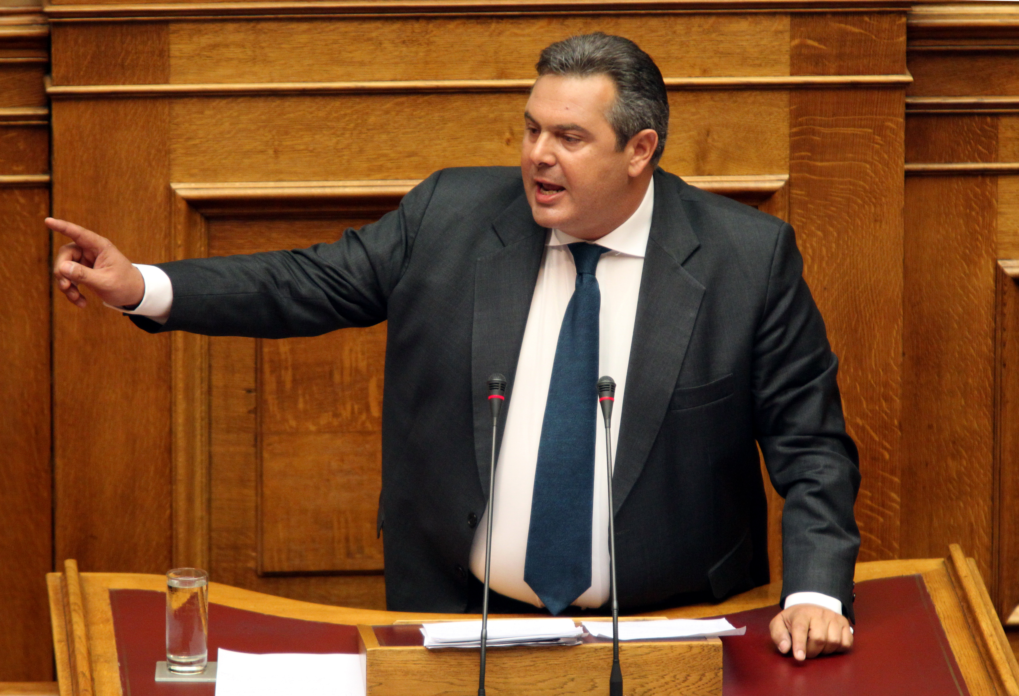 Με δικαστήρια προειδοποίησε ο Π.Καμμένος όσους εφαρμόσουν τις συμβάσεις για Siemens-υποβρύχια