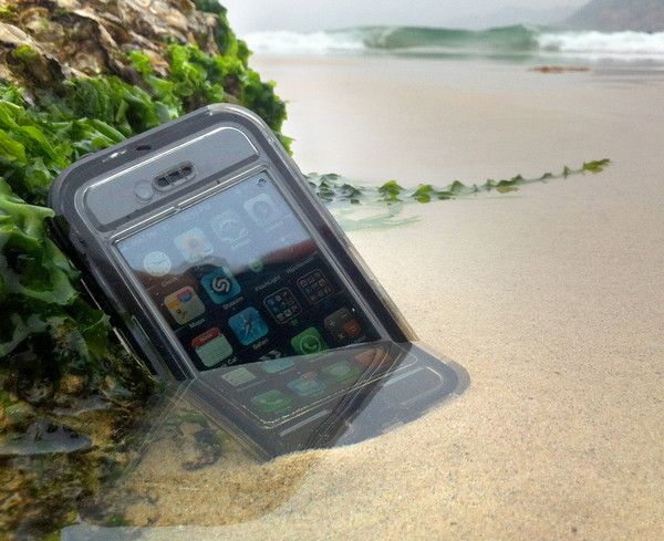 Τι να πακετάρετε μαζί με το iPhone ή το iPad για τις διακοπές σας