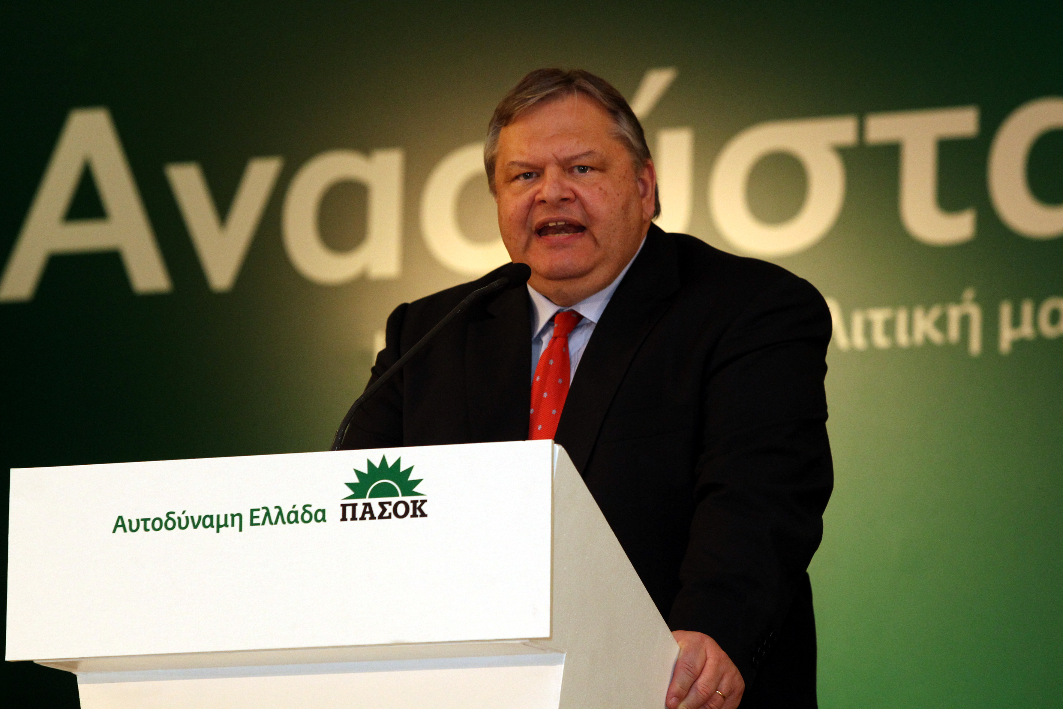 Στη συγκρότηση πέντε οργάνων θα προχωρήσει ο Ευάγγελος Βενιζέλος