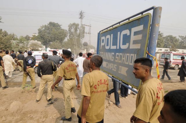 Επίθεση ενόπλων με οκτώ νεκρούς αστυνομικούς στο Πακιστάν