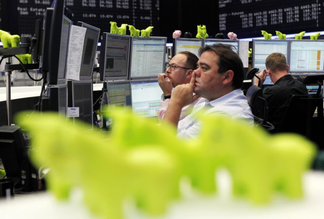 Στα δύο χωρίζουν οι αγορές τα ομόλογα των χωρών της Ευρωζώνης