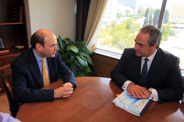 Παρεμβάσεις για αντιμετώπιση του προβλήματος ρευστότητας προωθεί ο υπουργός Ανάπτυξης