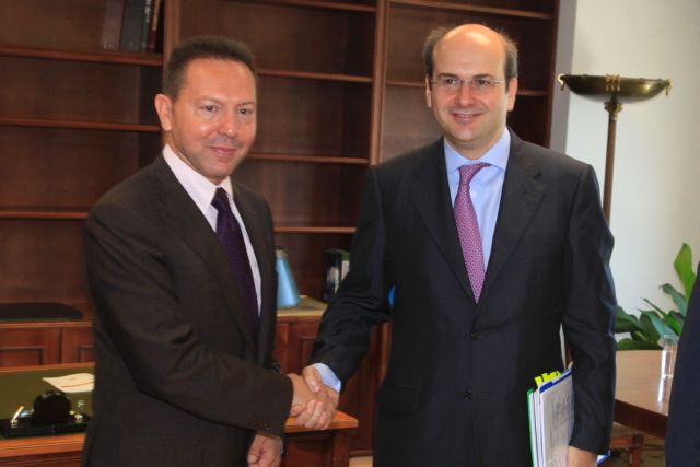 Σενάρια για αποκρατικοποιήσεις με πώληση του 30% και εκχώρηση του μάνατζμεντ