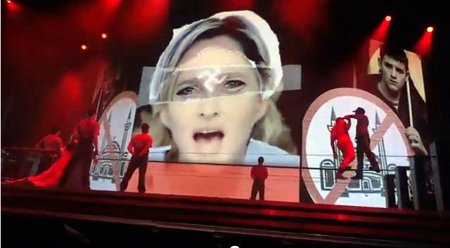 Λε Πεν εναντίον Μαντόνα για βίντεο που τη δείχνει με σβάστικα στο μέτωπο