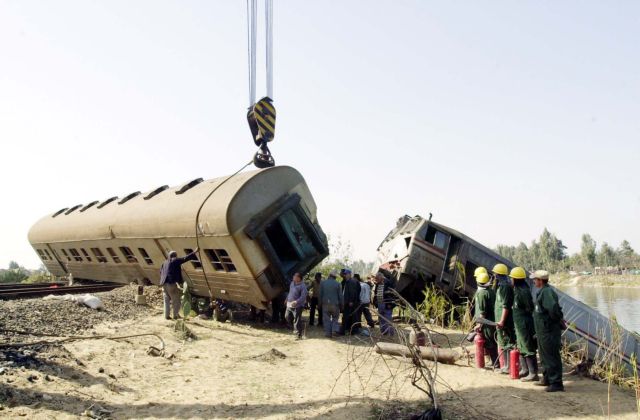 Τουλάχιστον 15 τραυματίες από τον εκτροχιασμό τρένου στην Αίγυπτο