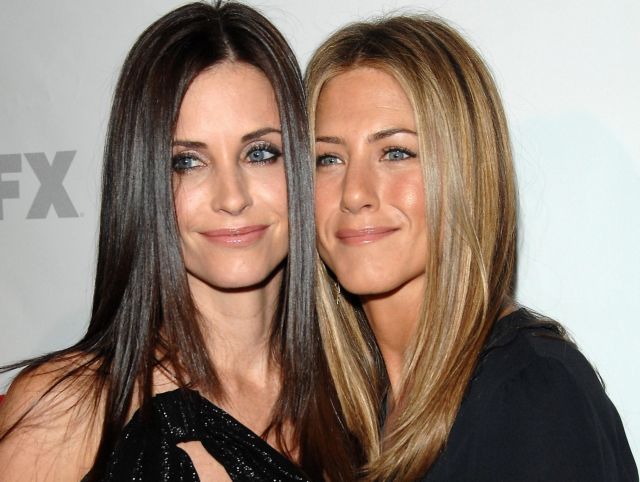 Επιτρέπονται τα μακριά μαλλιά μετά τα 40;