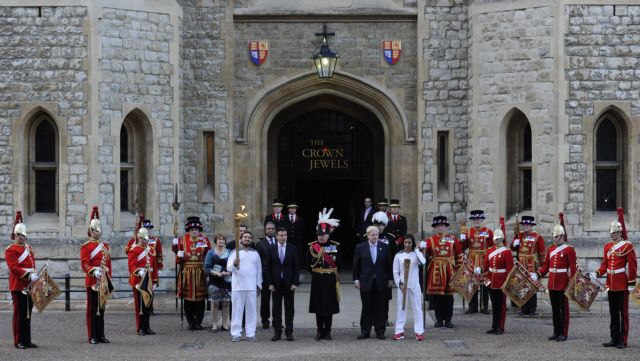 H Ολυμπιακή Φλόγα διανυκτέρευσε στον Πύργο του Λονδίνου