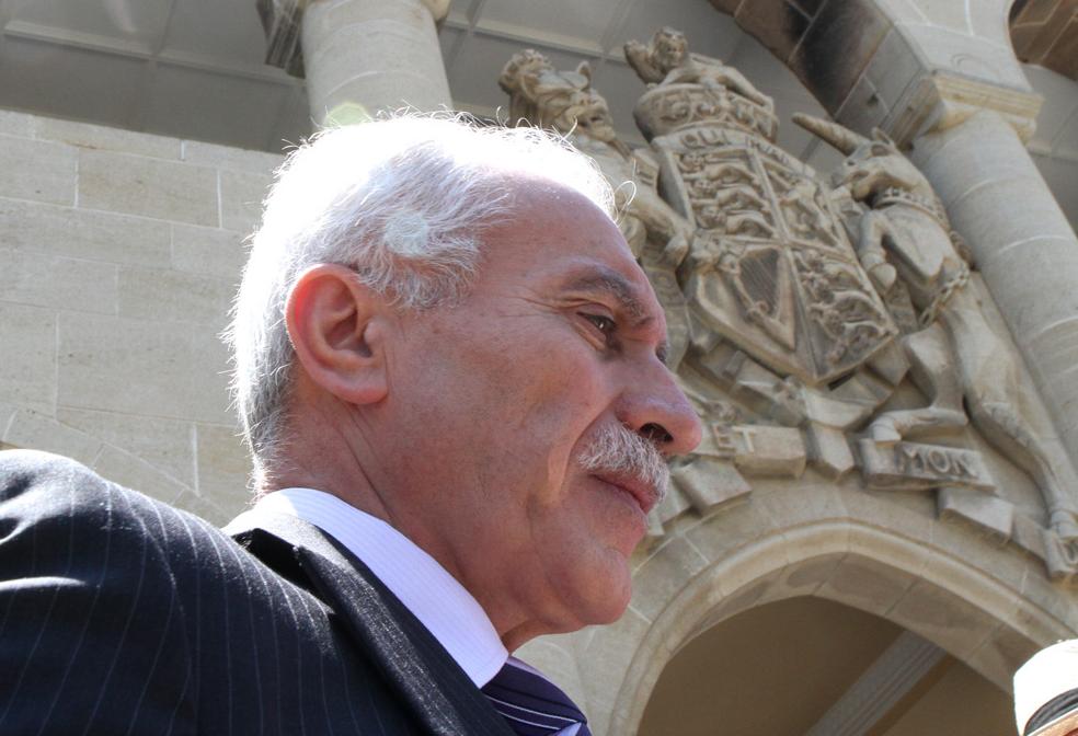 Τη Δευτέρα η τρόικα στην Κύπρο και οι Κύπριοι τεχνοκράτες στη Μόσχα