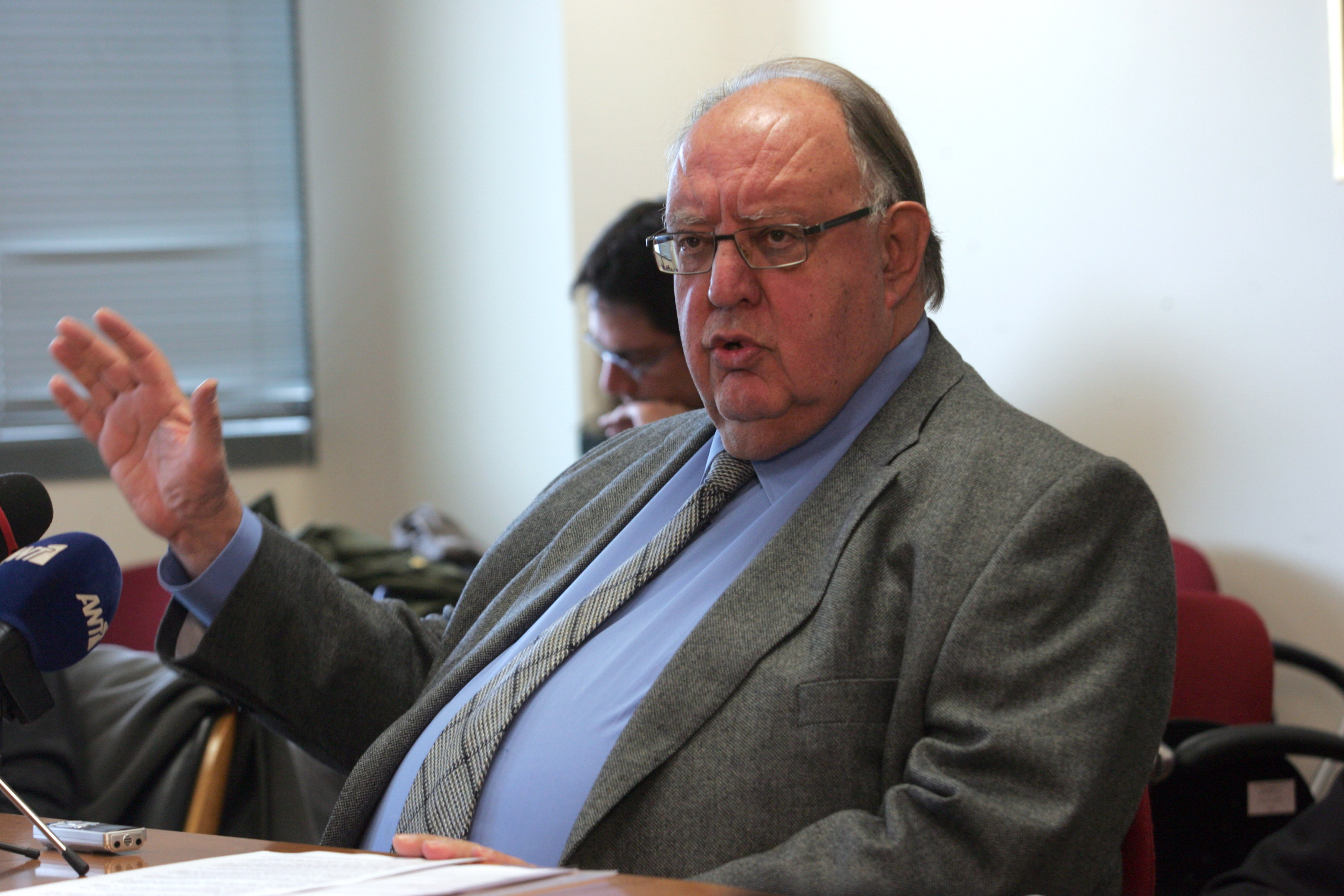 Βιβλίο για το «Μαζί τα φάγαμε» ετοιμάζει ο Θεόδωρος Πάγκαλος