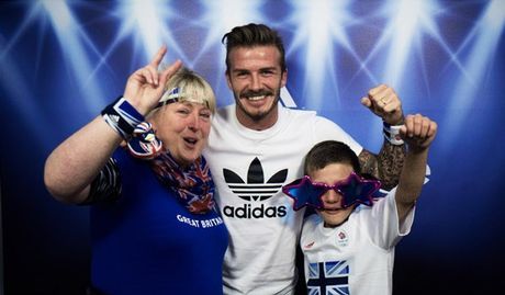 «Πλάκα» Μπέκαμ σε Βρετανούς πολίτες εν όψει «Λονδίνου 2012»