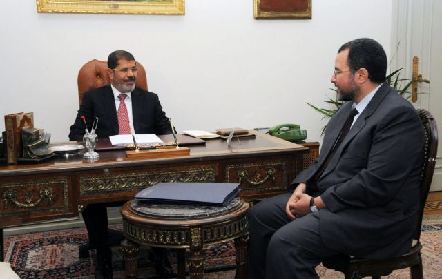 Ο άγνωστος Χισάμ Καντίλ λαμβάνει εντολή σχηματισμού κυβέρνησης στην Αίγυπτο