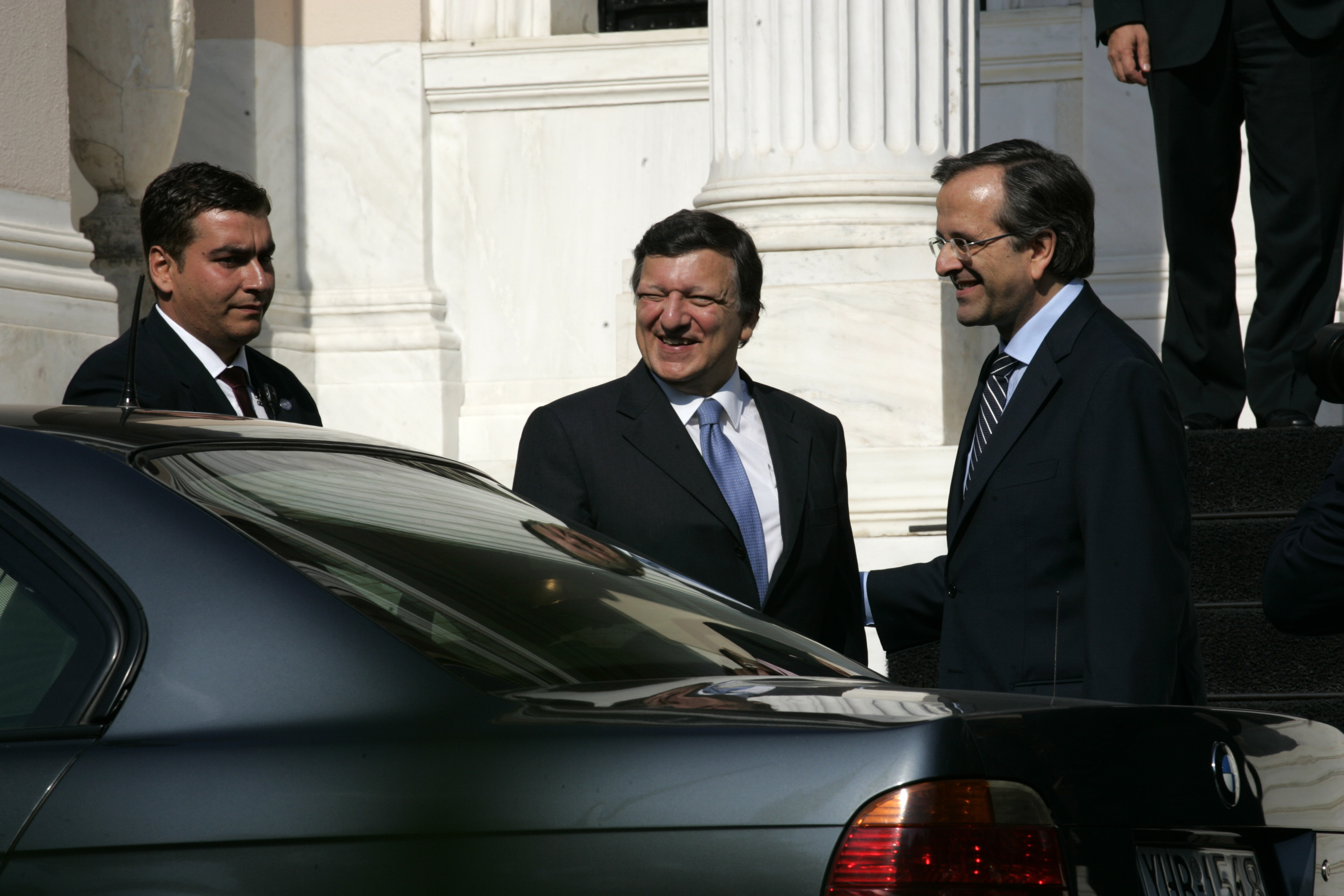 Σε εξέλιξη η συνάντηση του Αντώνη Σαμαρά με τον Ζοζέ Μπαρόζο