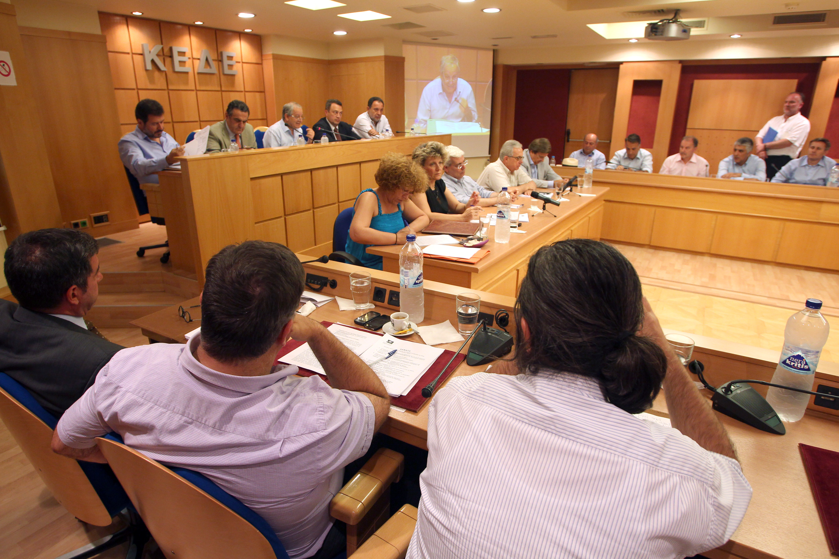 Αντιδρούν οι Δήμοι στην πρόταση της ΡΑΕ για κατάργηση είσπραξης δημοτικών τελών μέσω της ΔΕΗ